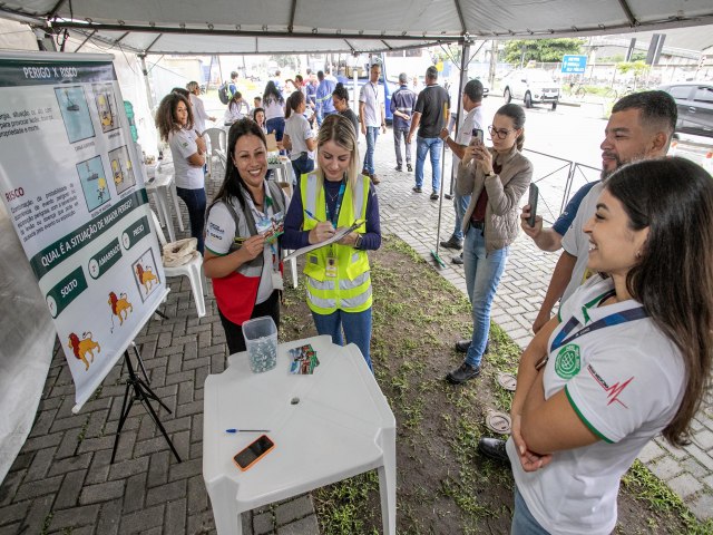 1,5 mil trabalhadores porturios e usurios participam do Abril Verde da Portos do Paran
