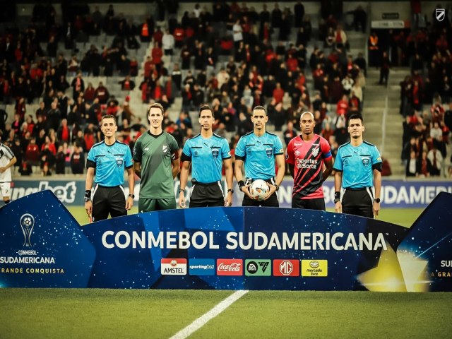 Athletico perde para o Danubio, mas segue lder na Sul-Americana