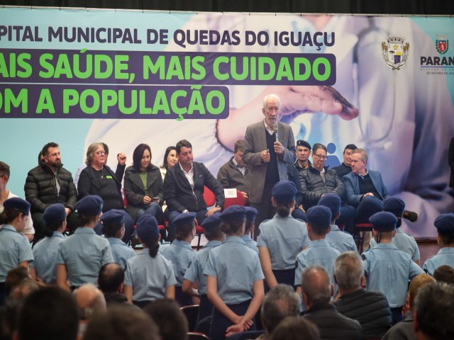 Governo inaugura obras e anuncia investimentos para Quedas do Iguau