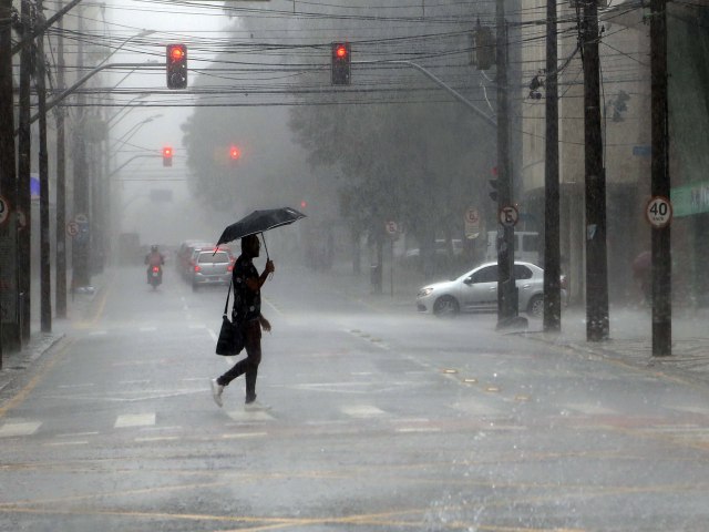 Em 15 dias, Curitiba bate mdia histrica de chuva para todo o ms de julho