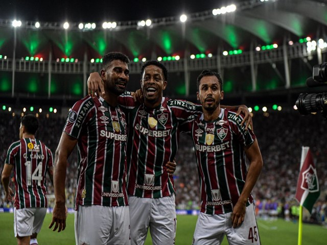 Fluminense  nico a vencer em noite brasileira nas Quartas de Final