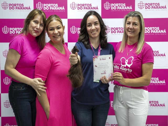 Solidariedade: porturios do Paran doam cabelos para campanha Outubro Rosa