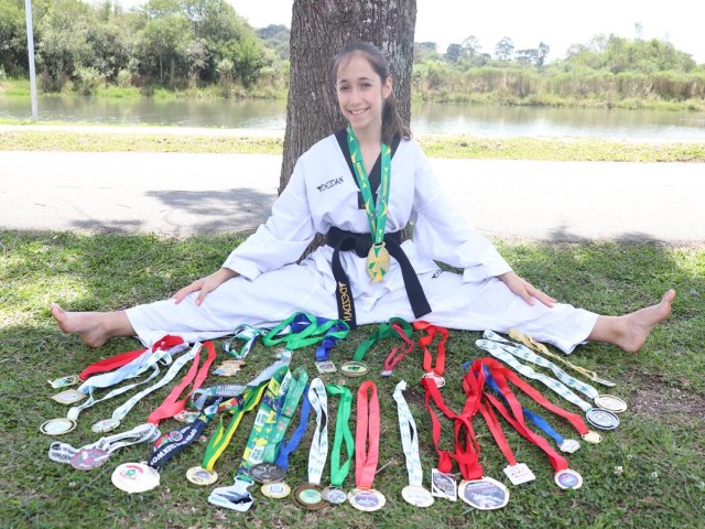 Atleta Julia Lucena conquista o Campeonato Paranaense de Taekwondo