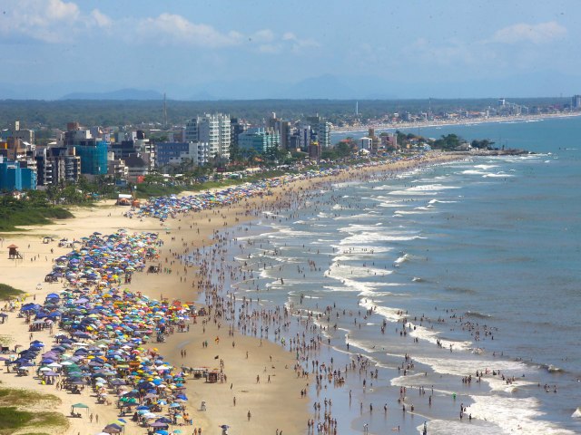 Boletim de Balneabilidade das praias do Paran indica 63 pontos prprios para banho