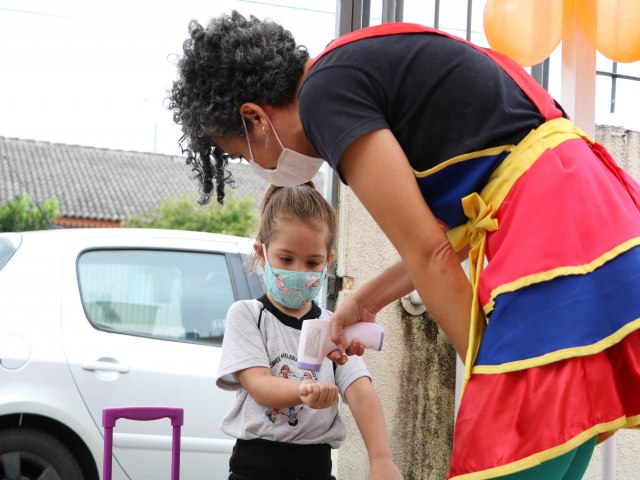 Alunos da Rede Municipal de Ensino retornam para as aulas presenciais em Pinhais