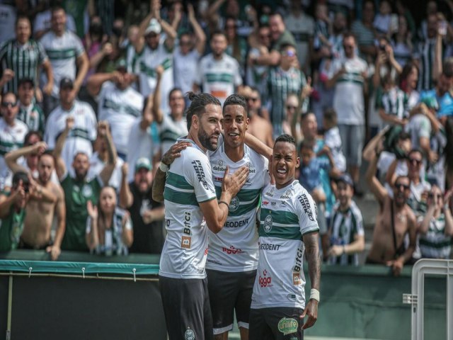 Coritiba estreia no Brasileiro com vitria sobre o Gois: 3 a 0