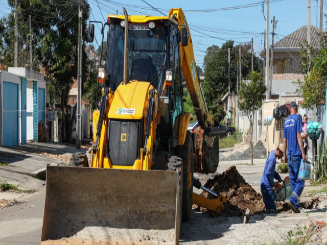 Melhorias na Rua Glcio Gonalves iniciam com reviso na drenagem