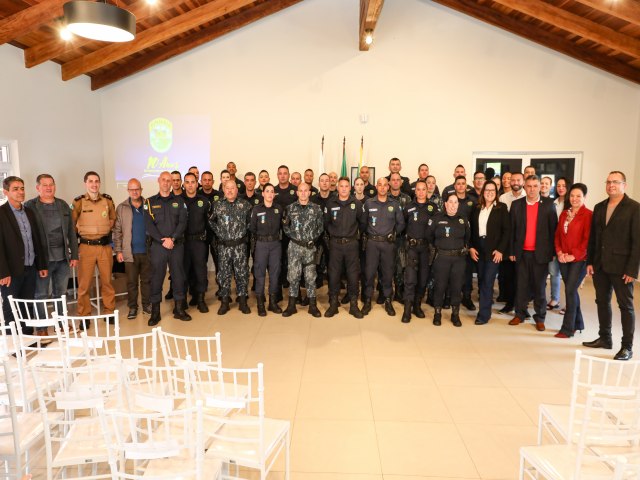 Primeira turma da Guarda Municipal de Pinhais recebe homenagem