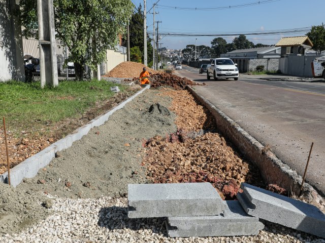 Rua Apucarana recebe a construo de caladas