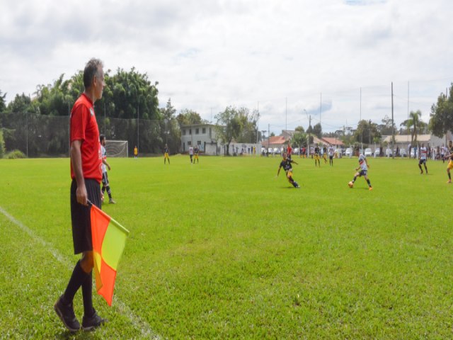 Comeam no domingo (12) as semifinais da XII Copa Pinhais de Futebol