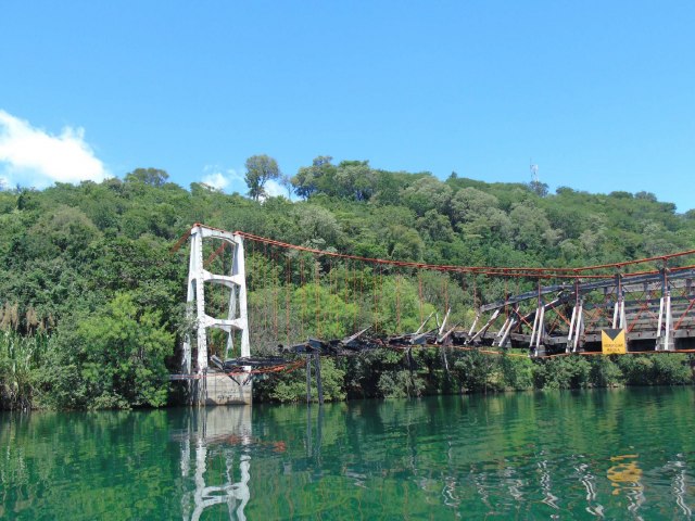 Publicado edital de recuperao da ponte pnsil de Ribeiro Claro