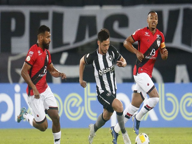 Botafogo e Atltico-GO ficam no 0 a 0 no Engenho