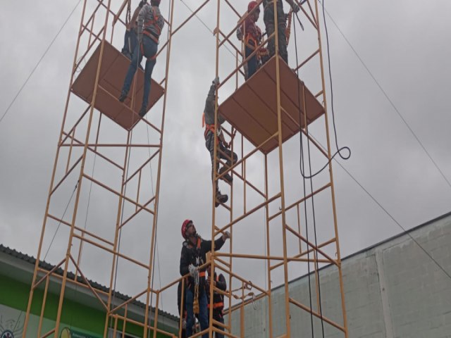 Curso de Segurana no Trabalho em Altura capacita profissionais da construo civil em Pinhais