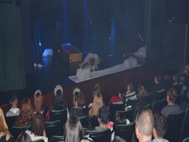 Comeou mais um Festival de Teatro de Pinhais