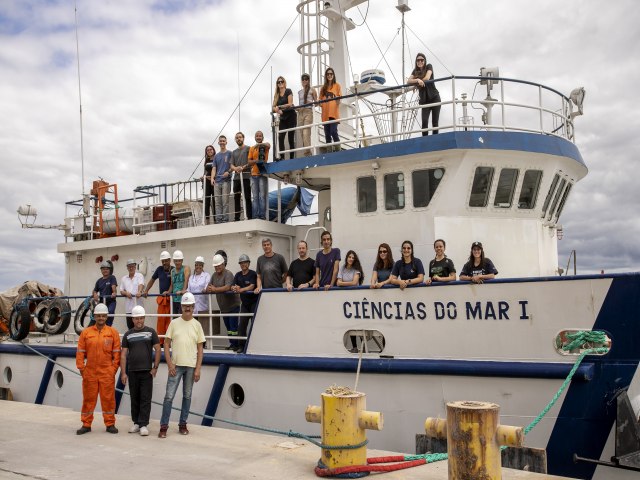 Aps dois anos, navio de ensino volta a atracar no Porto de Paranagu