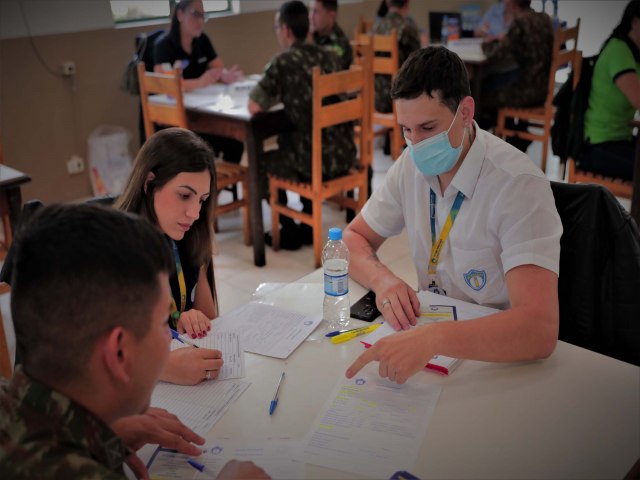 Segundo dia do mutiro para jovens reservistas oferece vagas em empresas no norte de Curitiba