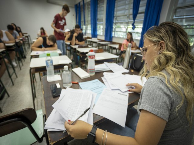 UEM divulga gabarito provisrio do vestibular; lista de aprovados ser divulgada em maro