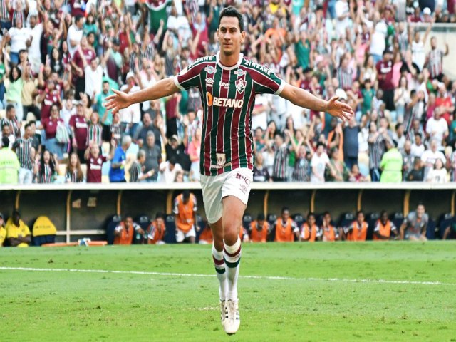 Esportes Fluminense derrota Bragantino e encerra sequncia negativa