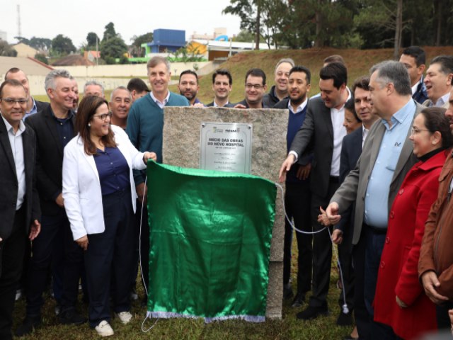 Obras do Novo Hospital de Pinhais iniciam com assinatura da prefeita Rosa Maria e governador Ratinho Jr