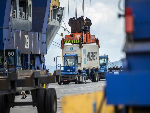 Com maior volume da histria, Paran liderou exportaes de carne de frango no 1 semestre