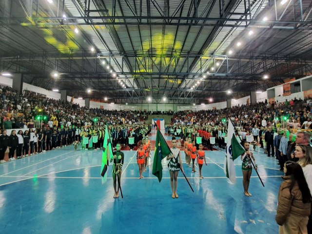 Com ginsio lotado, finais da 69 edio dos Jogos Escolares do Paran comeam em Apucarana