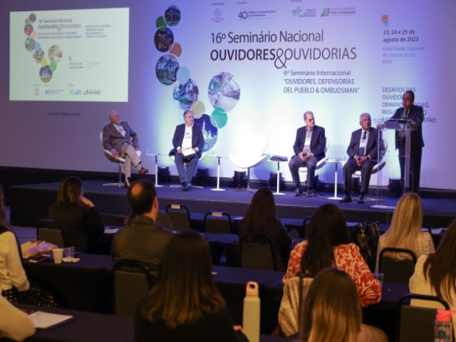 Prefeitura de Pinhais participa do 16 Seminrio Nacional 