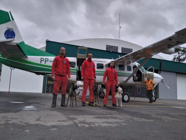 Bombeiros e ces do Paran embarcaram neste sbado para ajudar o Rio Grande do Sul