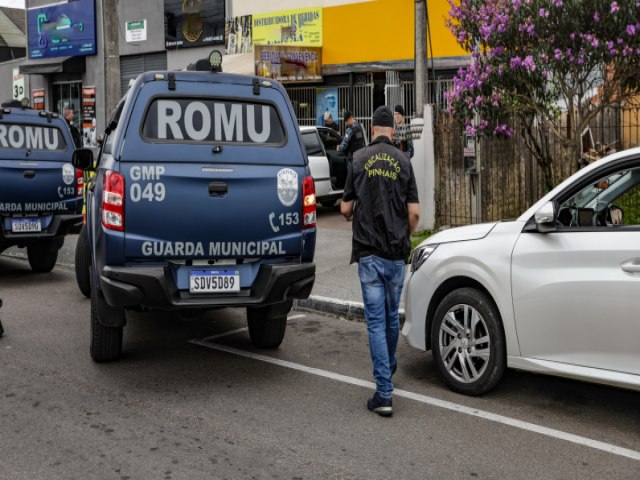 Pinhais realiza ao integrada de segurana no Estncia Pinhais