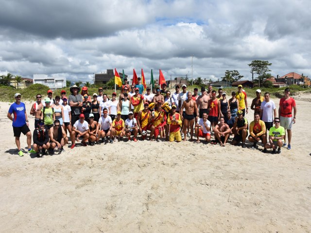 Bombeiros cumprem desafio de 22 km de corrida e pedaladas no Litoral