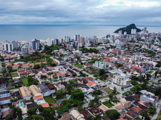 Com altas temperaturas, consumo de gua no Litoral foi 40% maior neste Carnaval