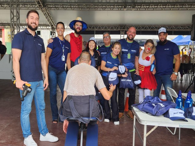 Turistas do cruzeiro foram recepcionados com aes culturais e sociais em Paranagu