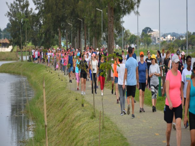 Pinhais 32 anos: Parque das guas recebe Caminhada da Mulher