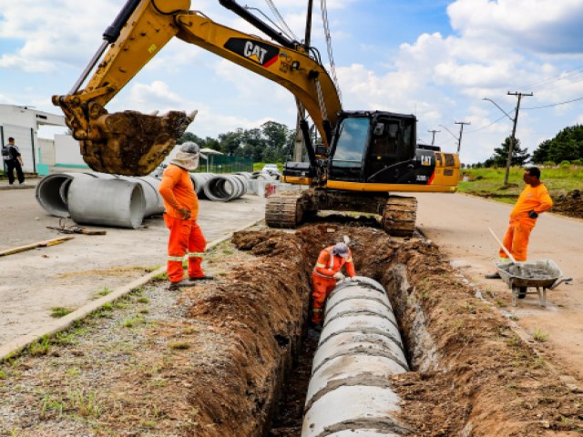 Avana Pinhais: obras na Rua Humberto de Alencar Castelo Branco seguem a todo vapor