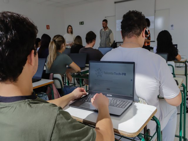 Alunos do Talento Tech fazem primeira prova presencial nos 50 municpios do projeto