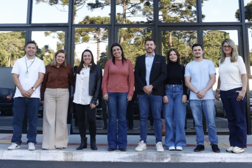 Representantes de Paranava� visitam Prefeitura de Pinhais em interc�mbio profissional