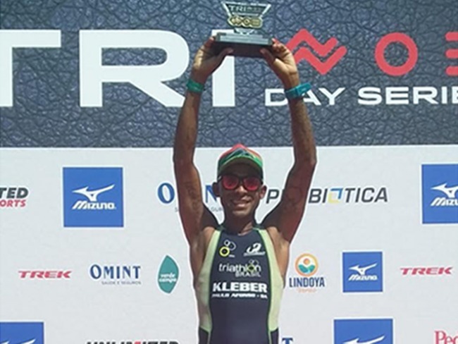 Pauloafonsino Kleber Nascimento no pódio em Campeonato Brasileiro de Triatlon, etapa Rio