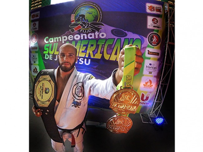 Pauloafonsino conquista Cinturão em Campeonato Sul-Americano de Jiu-Jitsu