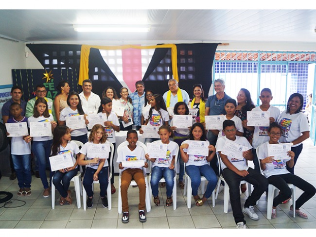 Aventureiros da Leitura recebem certificados do 1º Encontro de Escritores Santabrigidenses na Escola Manoel Nascimento Neto, em Paulo Afonso