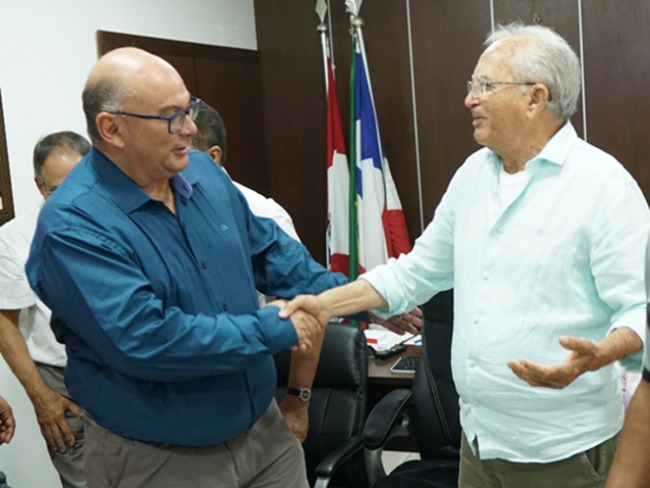 Dernival Oliveira toma posse como Secretário Extraordinário de Articulação Governamental na Prefeitura de Paulo Afonso