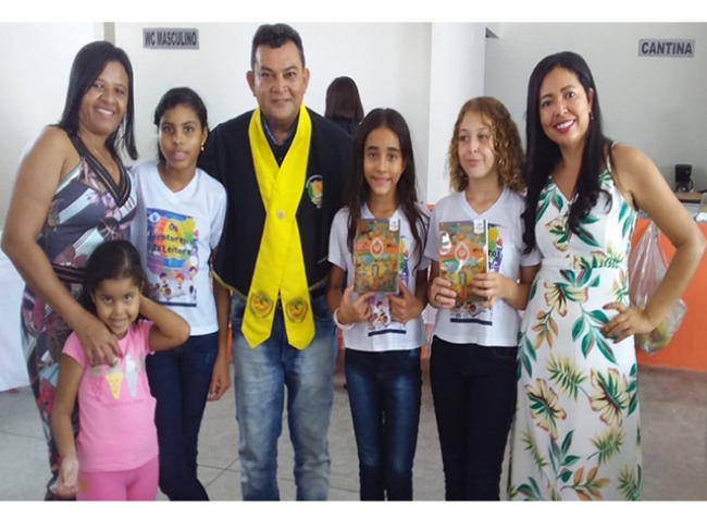 Estudantes da Bahia brilham no lançamento da I Antologia de Escritores Portofolhenses e Convidados, em Porto da Folha - Sergipe