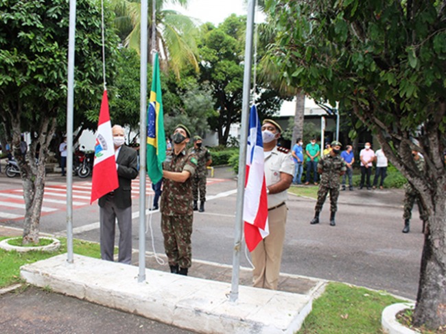 Solenidade de hasteamento de bandeiras abre Semana da Emancipação Política de Paulo Afonso
