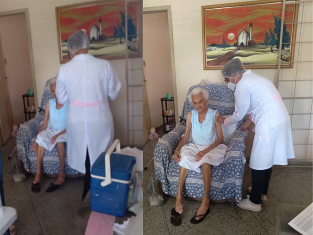D. Noquinha, com mais de 97 anos, é vacinada contra o Coronavirus em Paulo Afonso, nesta segunda 1º de Fevereiro