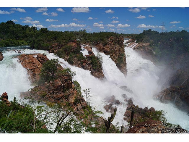 “As águas da Cachoeira, rolam, rolam, sem parar” até domingo, 13 de Fevereiro