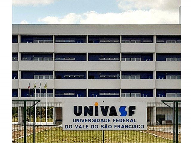 Paulo Afonso polo de educao - Chesf, UniRios, IFBA e Univasf vetores do desenvolvimento 
