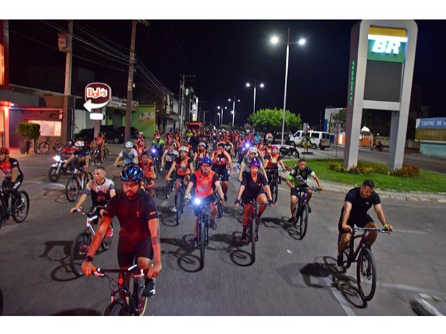Unirios promove, com apoio da Prefeitura, o 2 Vem de Bike que reuniu mais de 600 ciclistas da regio 