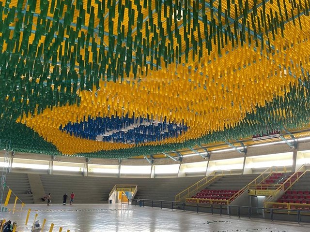 Ginsio de Esportes entra em clima de festa com a montagem da Arena da Copa