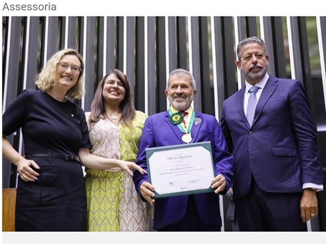 Gonzaga Patriota recebeu a Medalha Mrito Legislativo, maior condecorao da Cmara dos Deputados