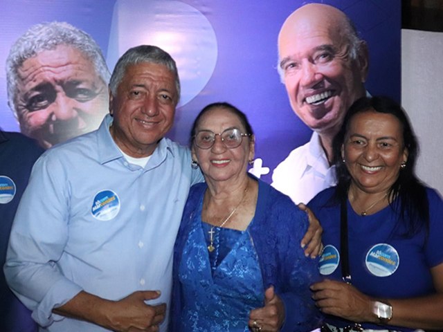 Marcondes inaugura Casa 11, junto com Anilton e presidente municipal do PP, em clima de alegria e acolhimento com pr-candidatos