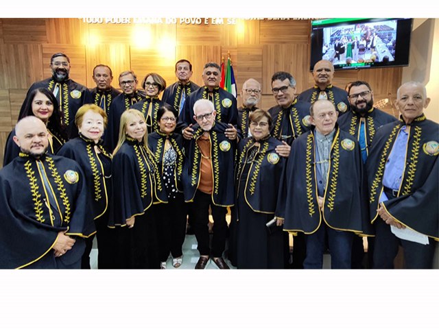 Academia de Letras de Paulo Afonso realiza Sesso Solene de posse de novos membros e inaugura o fardo  pelerine - da Academia