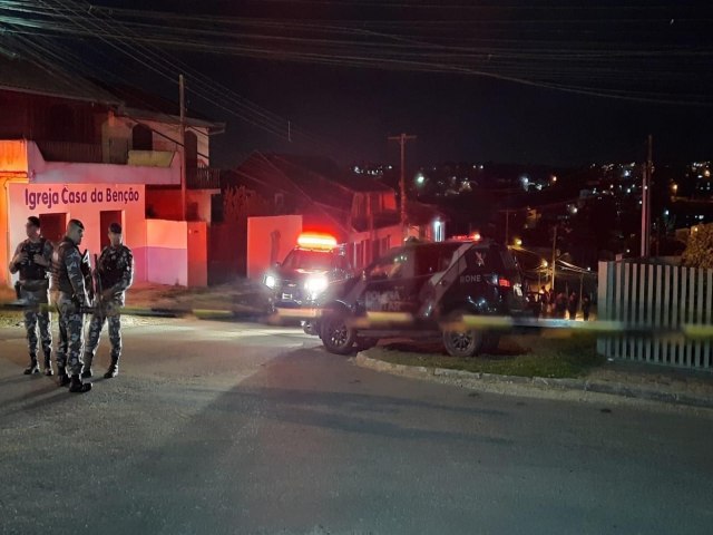 Almirante Tamandar - Pr | Vdeos registram tiroteio no Bairro Cachoeira: Quarteto criminoso morreu no confronto com Policiais do BPCHOQUE